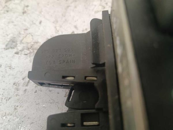 GACHE DE HAYON SEAT - Vue 3